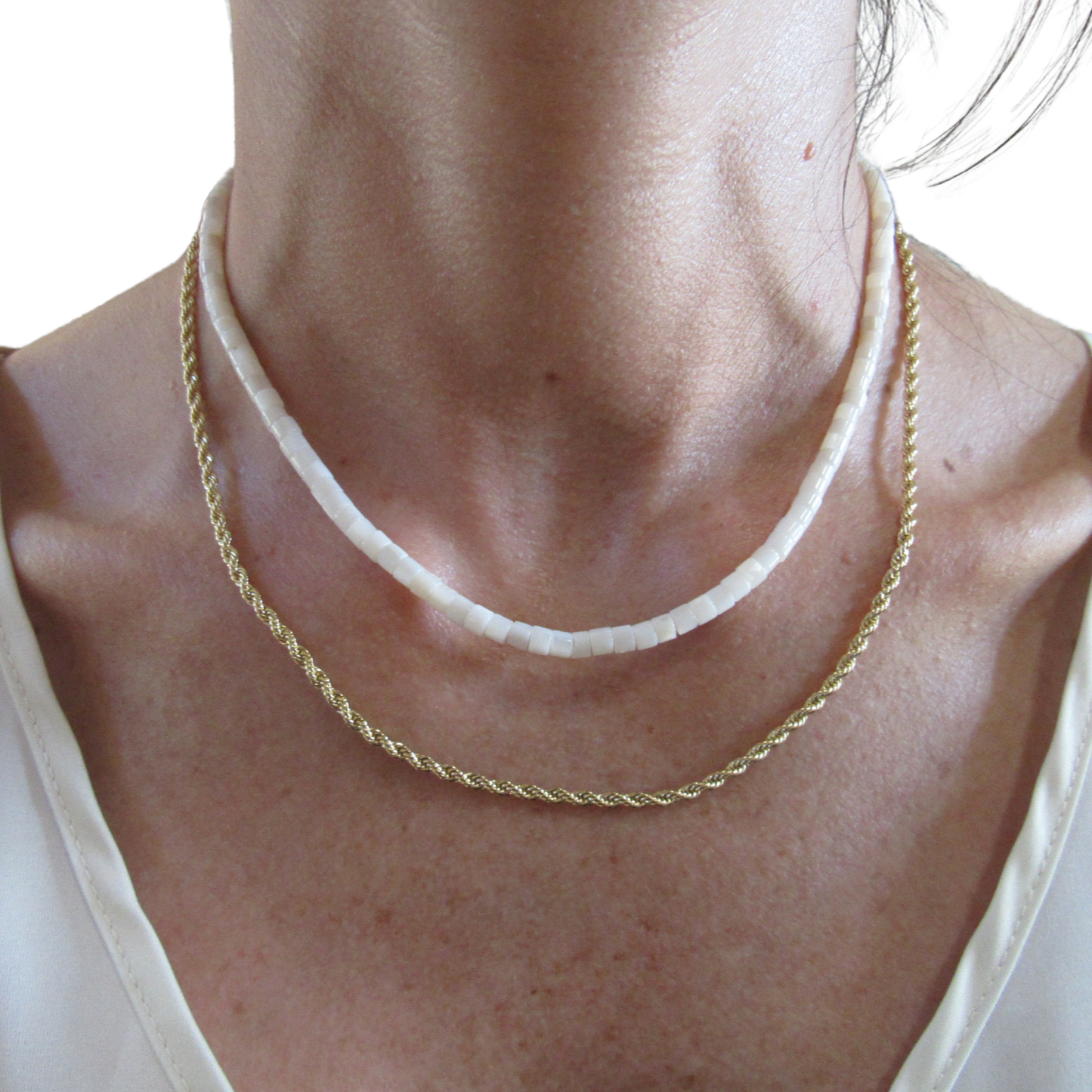 White Shell + 18k gold plated chain